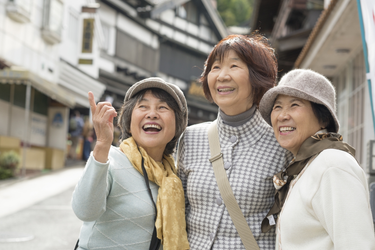 旅行を楽しんでいる女性たち